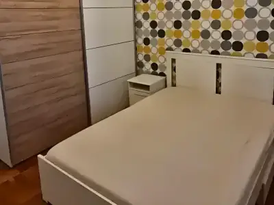 Apartament de inchiriere dormitor cu pat Sector 4 Bucuresti